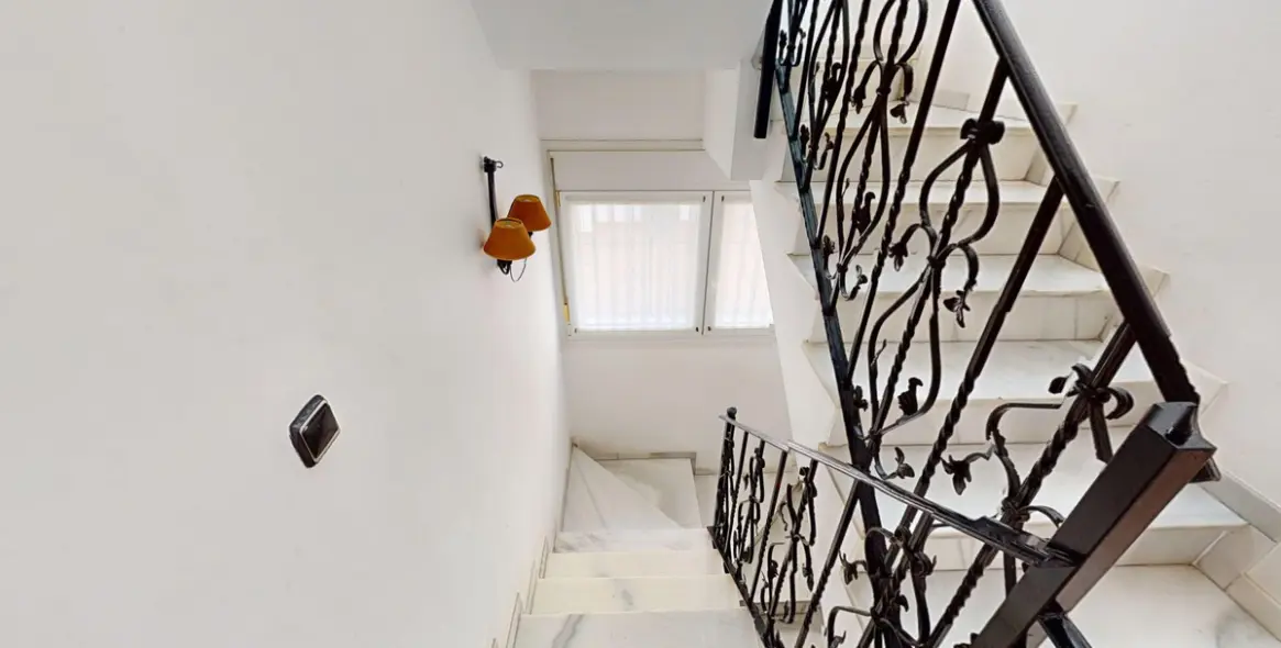 Sale of detached villa in Torre del Mar 31