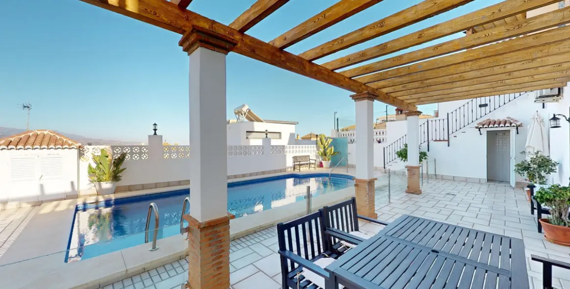 Sale of detached villa in Torre del Mar 44
