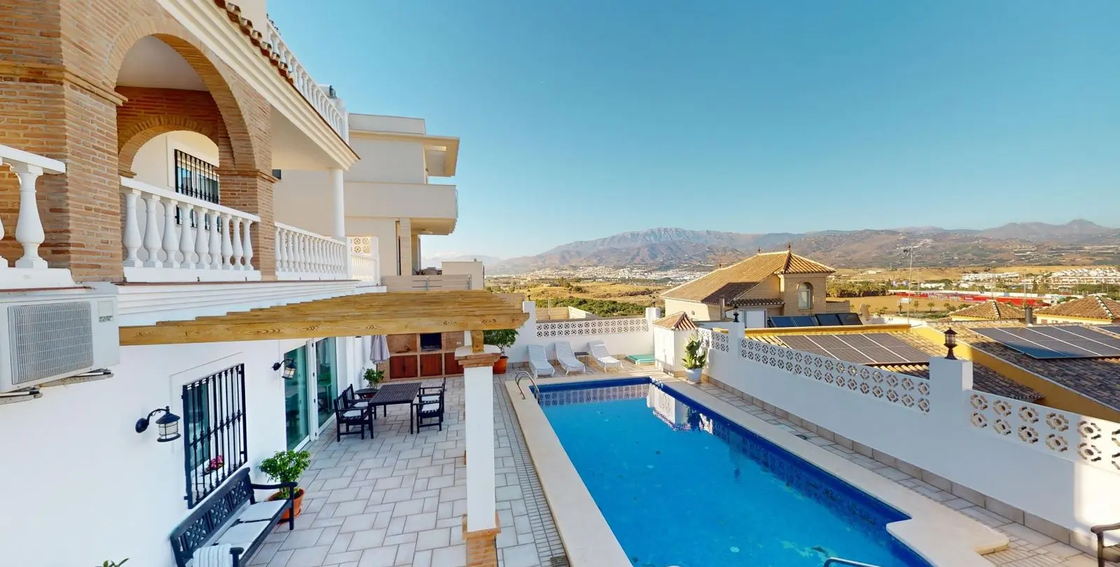 Продажа  отдельно стоящей виллы в Torre del Mar 1