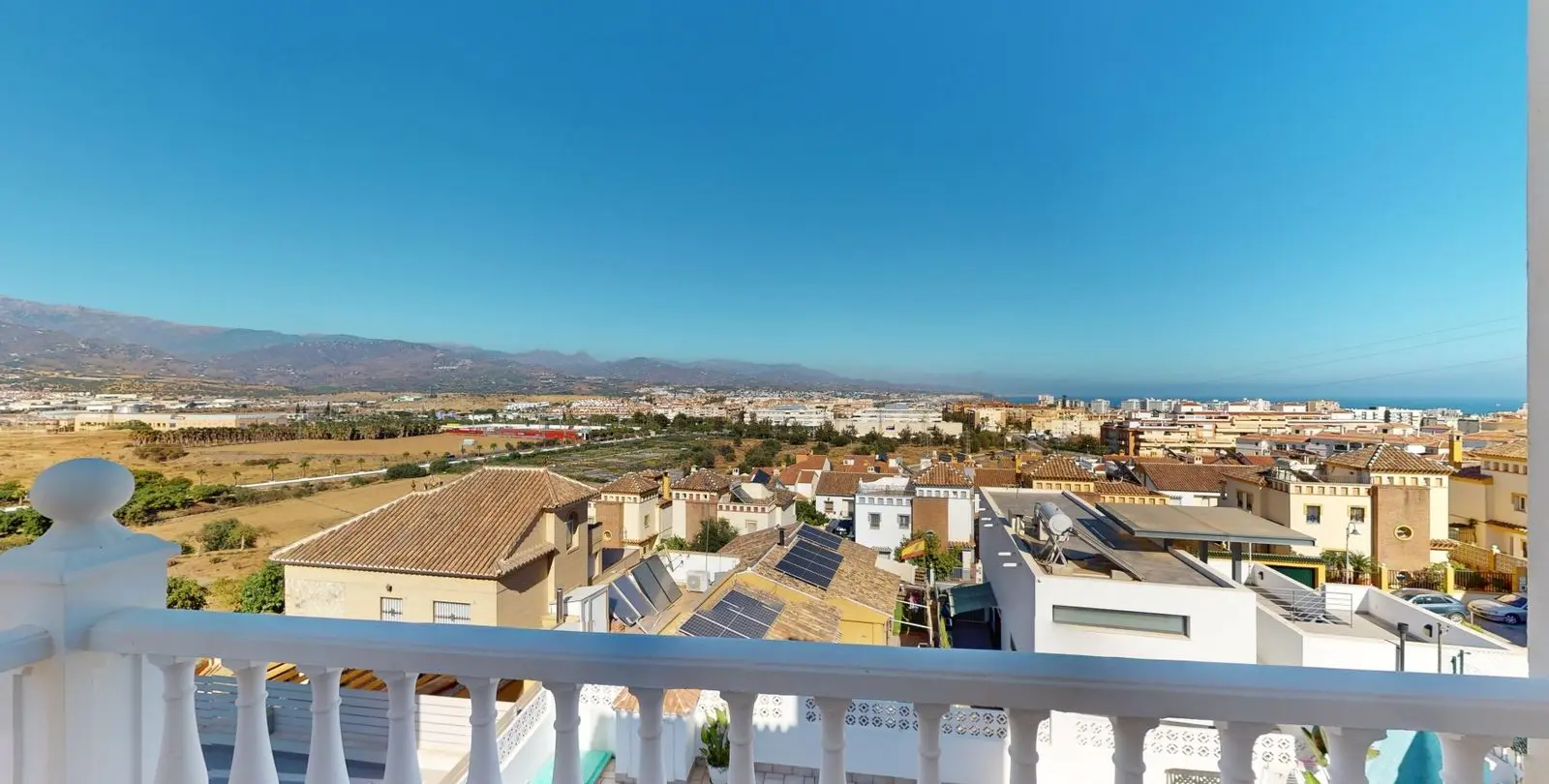 Продажа  отдельно стоящей виллы в Torre del Mar 10