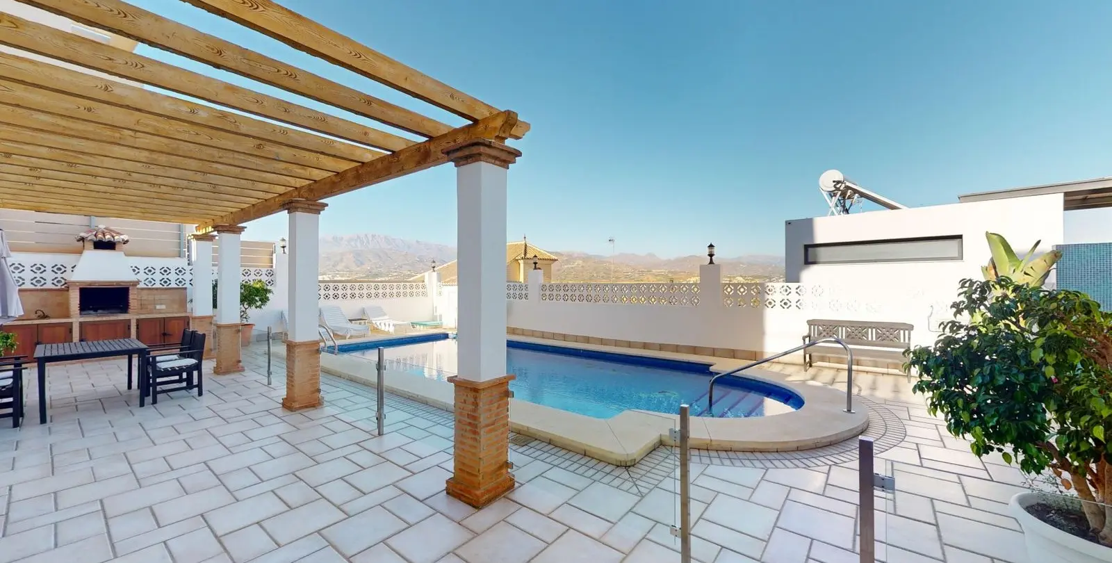 Продажа  отдельно стоящей виллы в Torre del Mar 41