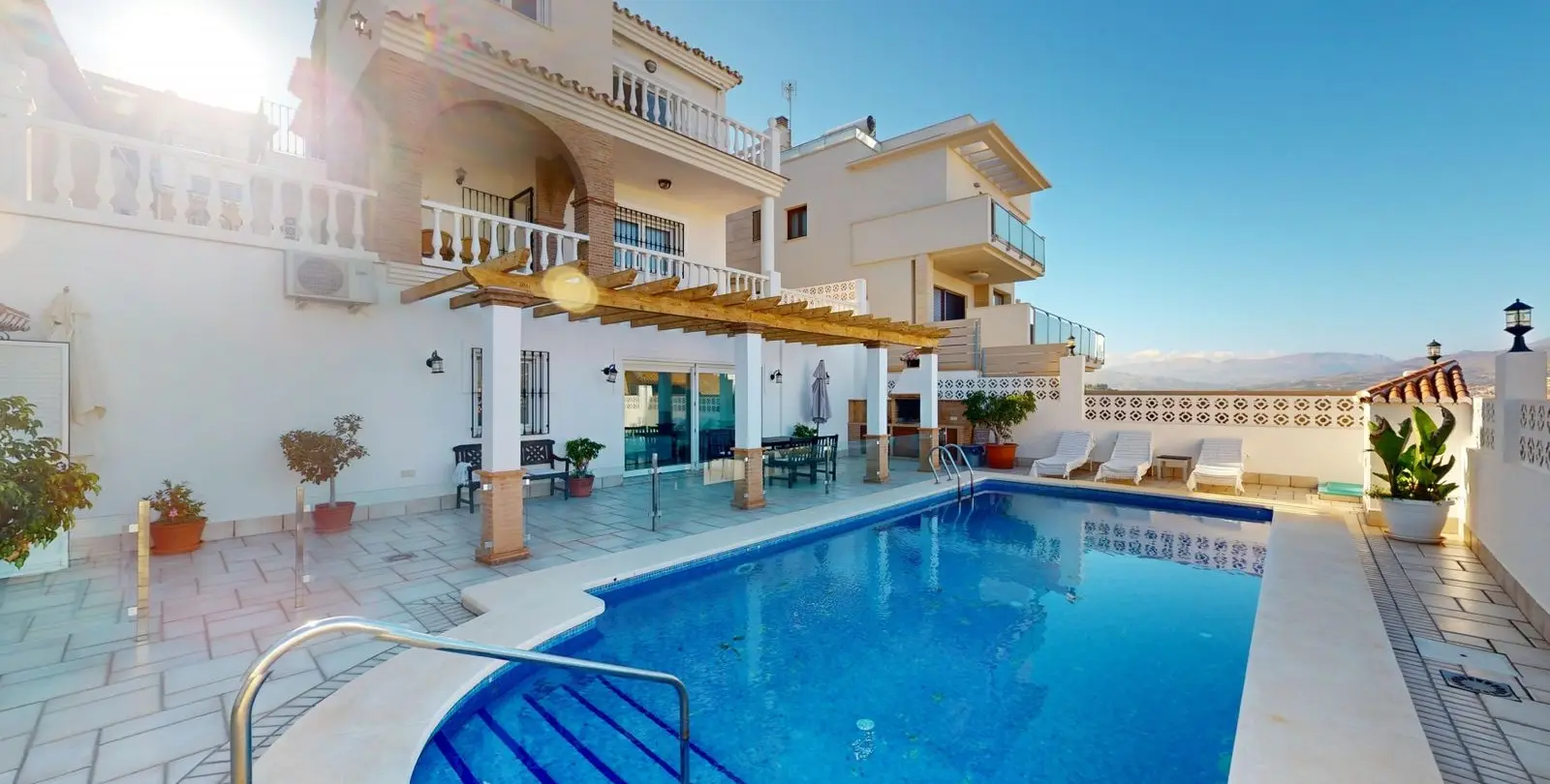 Продажа  отдельно стоящей виллы в Torre del Mar 45