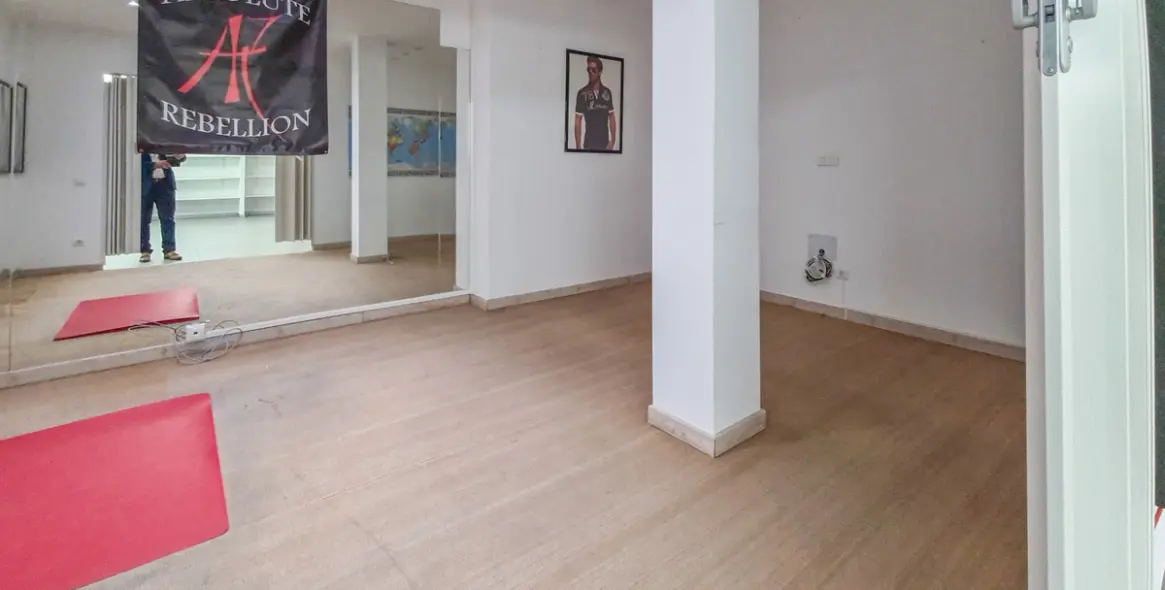 Sale of commercial premises in Marbella 11