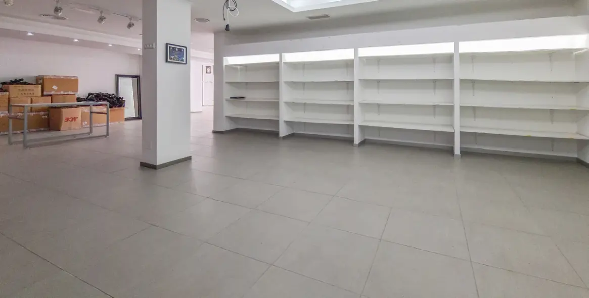 Sale of commercial premises in Marbella 22