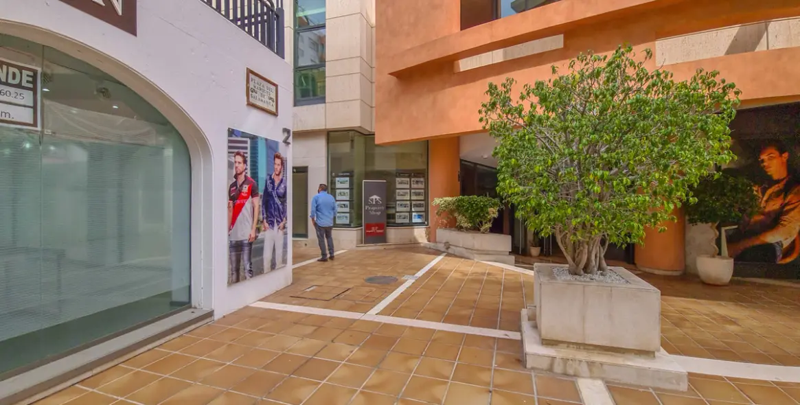 Sale of commercial premises in Marbella 26