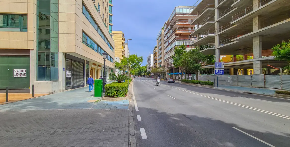 Sale of commercial premises in Marbella 28