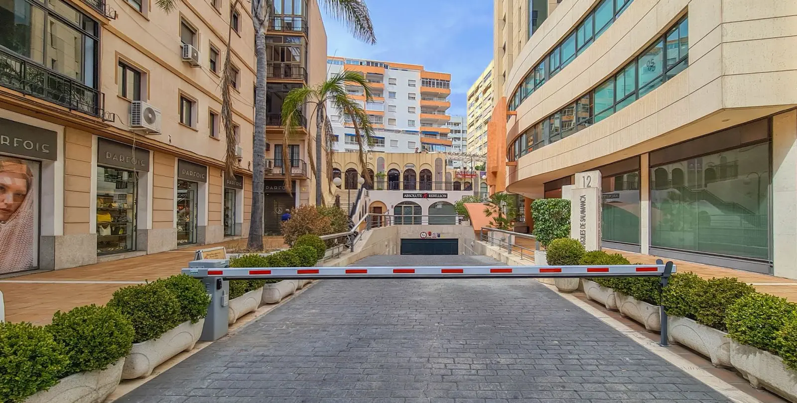 Sale of commercial premises in Marbella 1