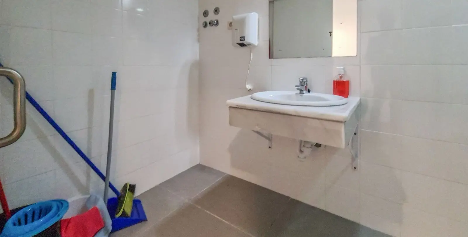 Sale of commercial premises in Marbella 8