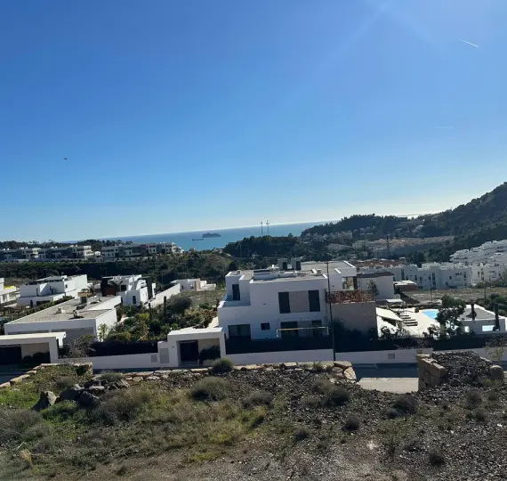 Sale of residential plot in Limonar