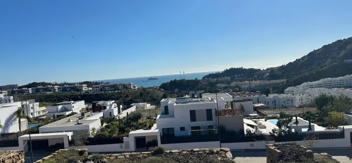 Sale of residential plot in Limonar 0