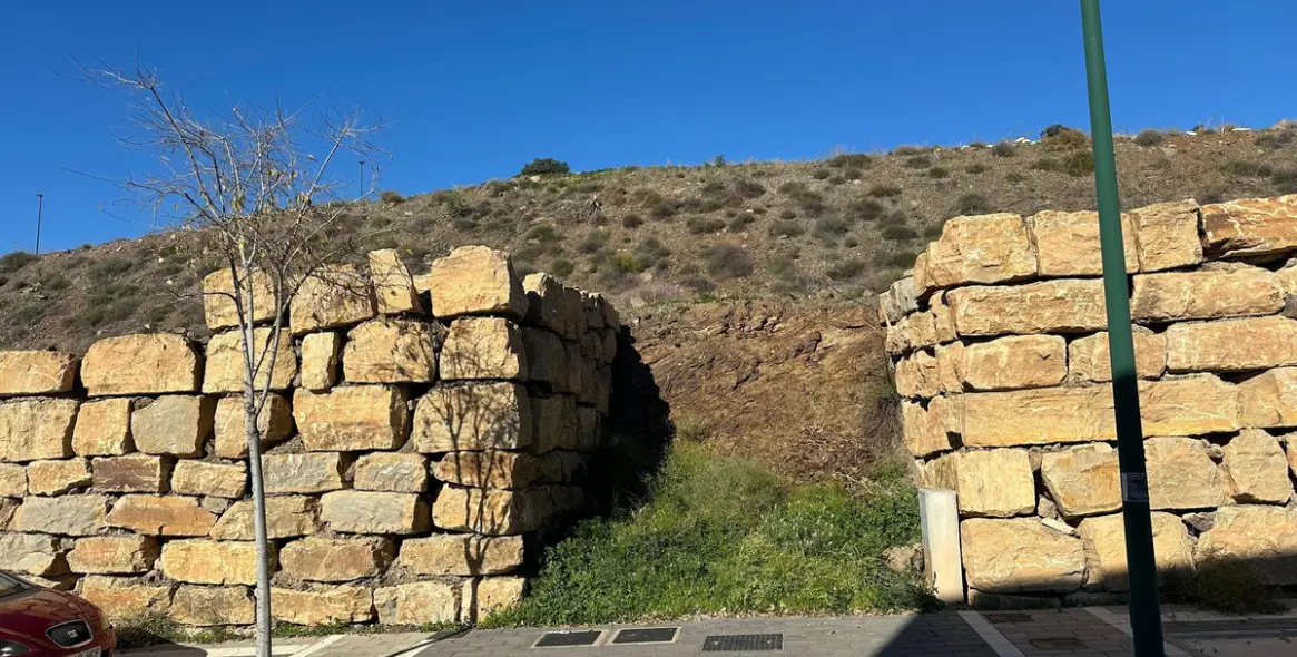 Sale of residential plot in Limonar 9