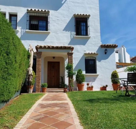 Venta de casa pareada en Marbella