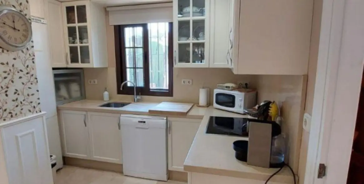 Продажа дома на две семьи в Marbella 4