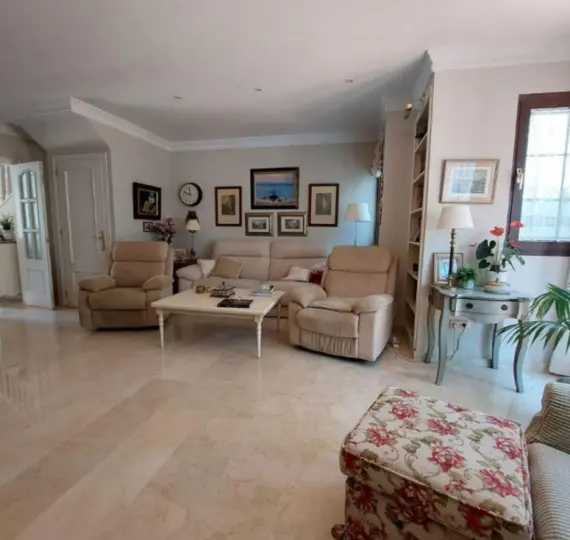 Venta de casa pareada en Marbella