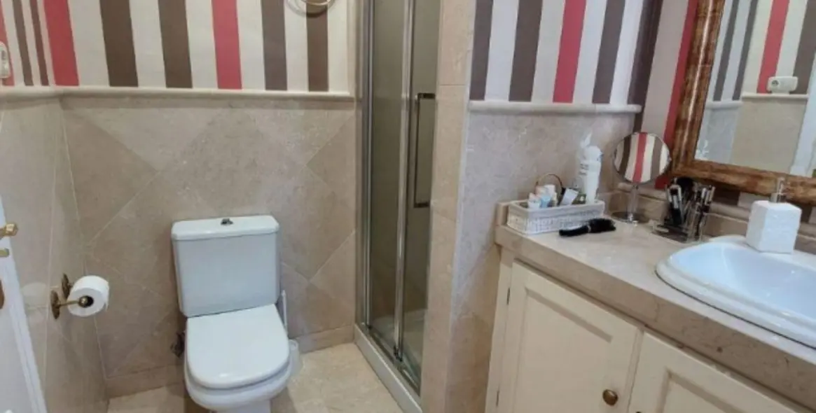 Продажа дома на две семьи в Marbella 11