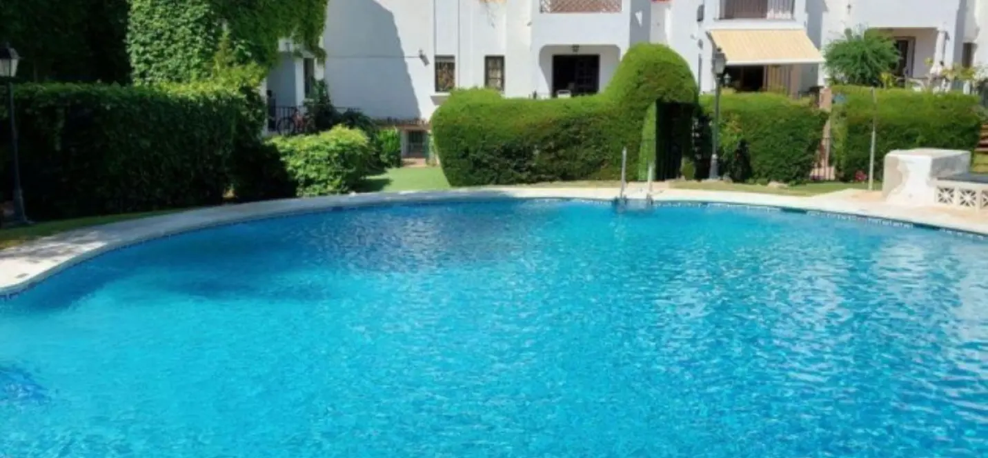 Продажа дома на две семьи в Marbella 2