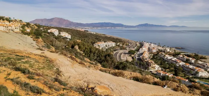 Sale of residential plot in Manilva 3