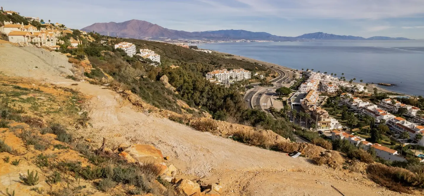 Sale of residential plot in Manilva 2