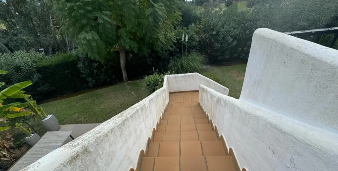 Sale of townhouse in Nueva Andalucía 20