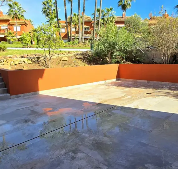 Продажа дома на две семьи в Atalaya