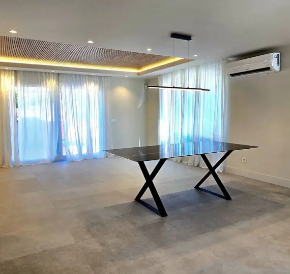 Продажа дома на две семьи в Atalaya