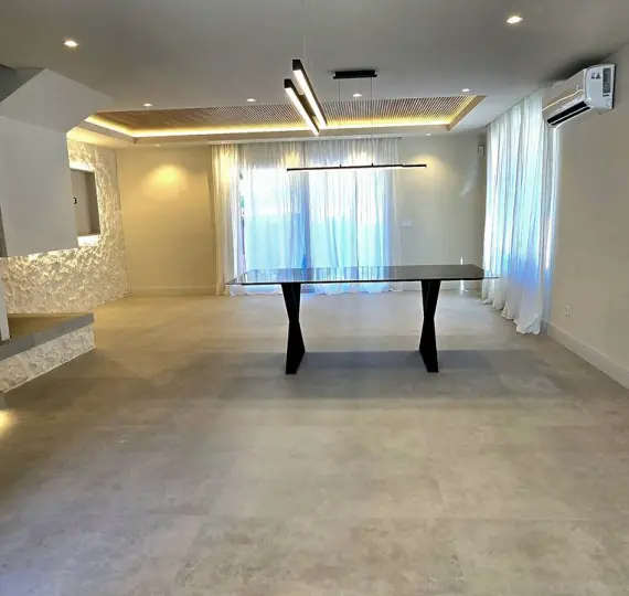 Продажа дома на две семьи в Atalaya