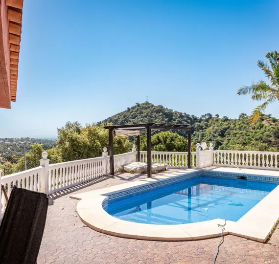 Venta de finca - cortijo en Estepona