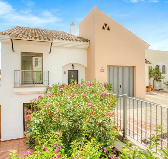 Sale of townhouse in Los Arqueros