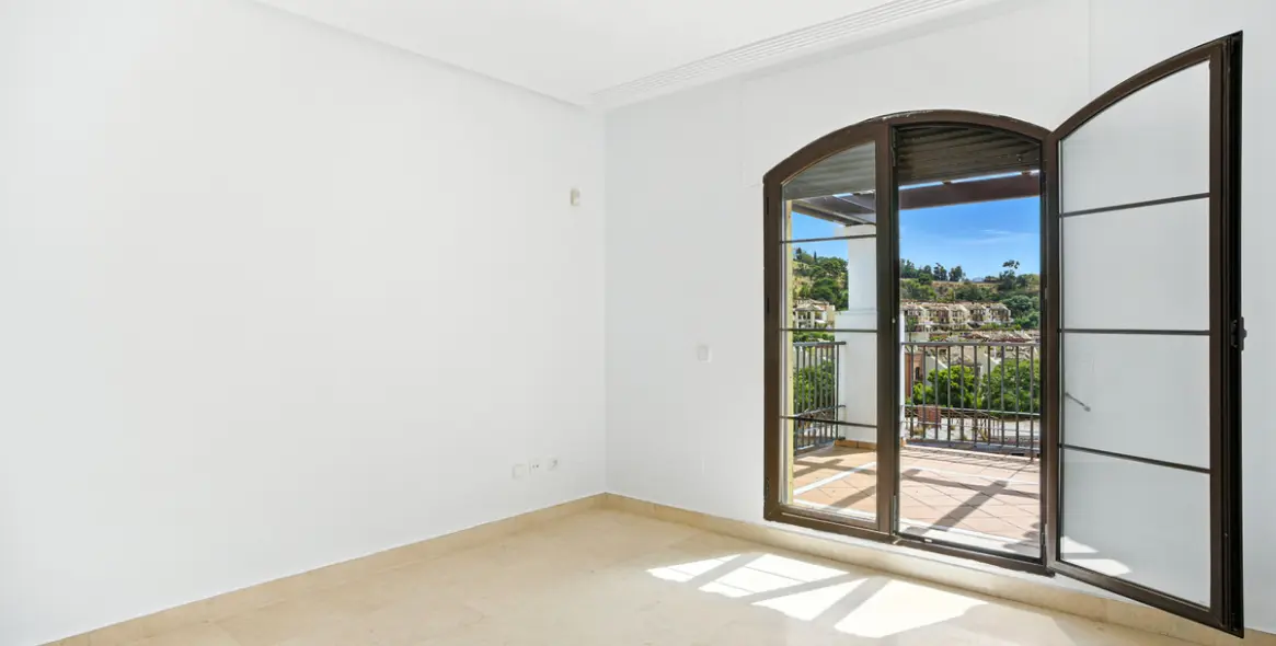 Sale of townhouse in Los Arqueros 5