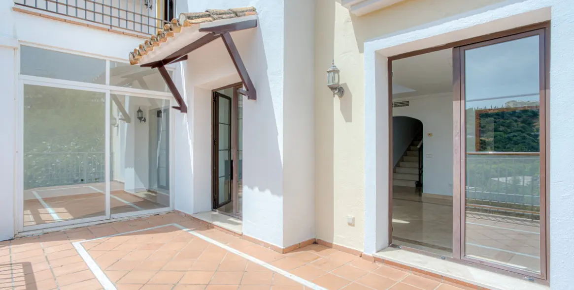 Sale of townhouse in Los Arqueros 12