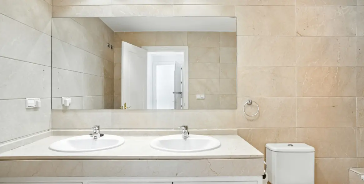 Sale of townhouse in Los Arqueros 17