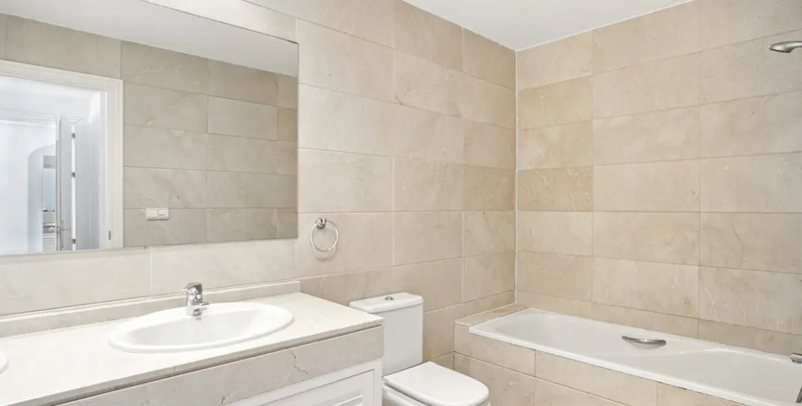 Sale of townhouse in Los Arqueros 18