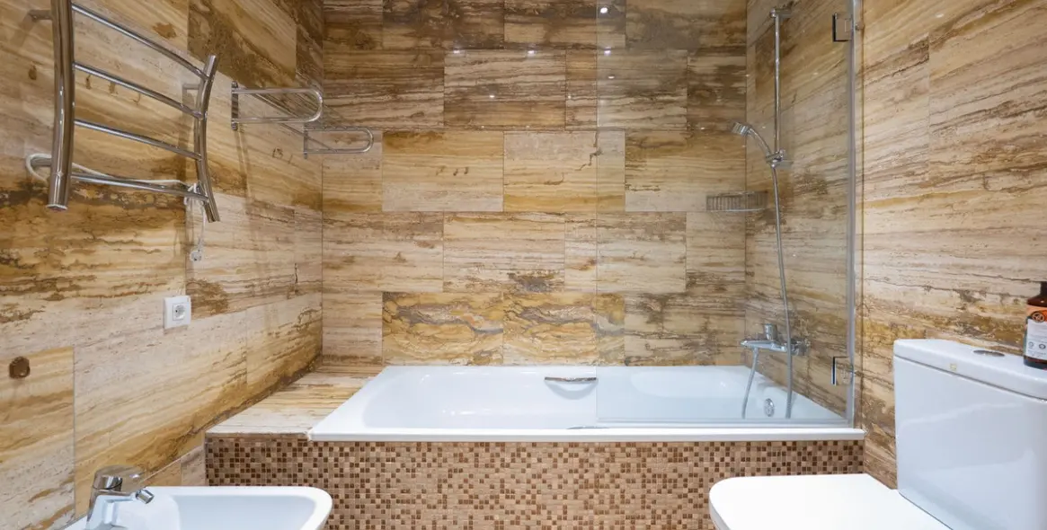 Sale of middle floor apartment in Puerto Banús 13