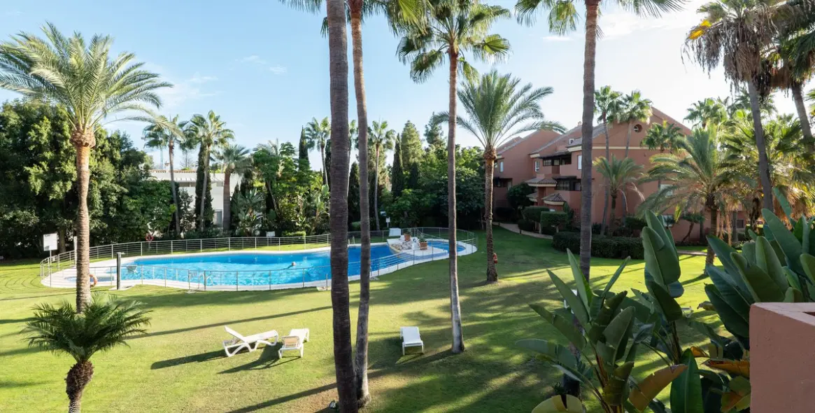 Продажа апартаментов на среднем этаже в Puerto Banús 3