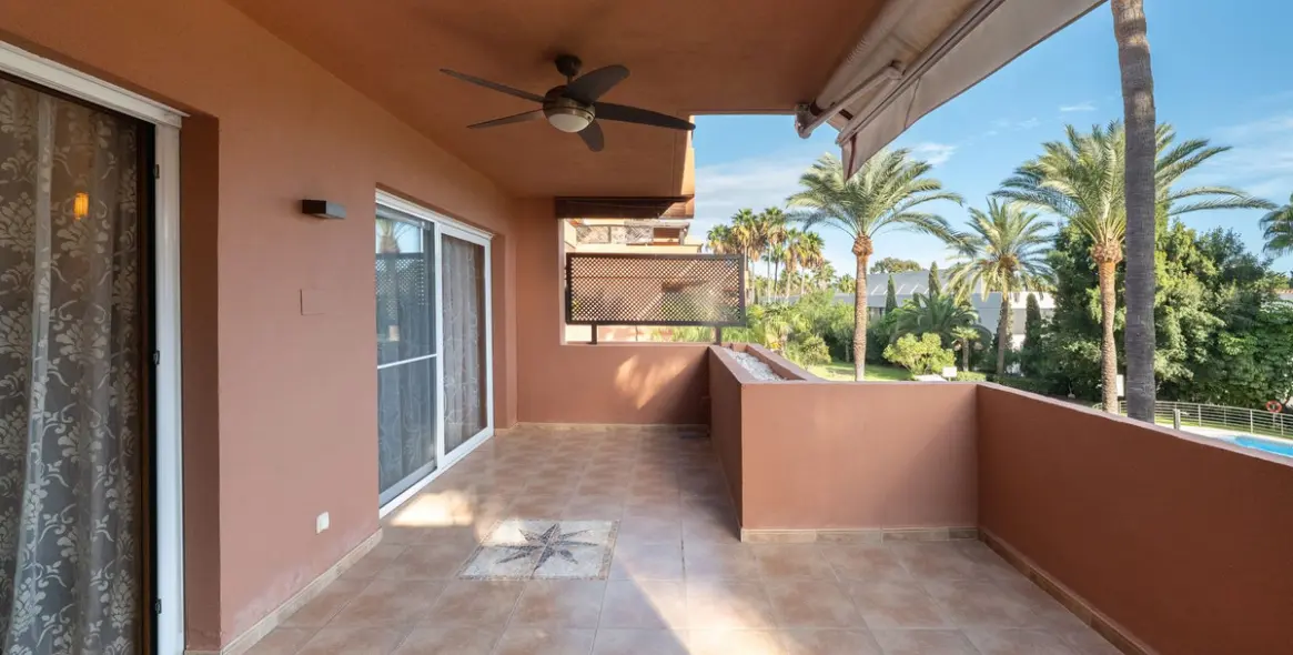 Продажа апартаментов на среднем этаже в Puerto Banús 6