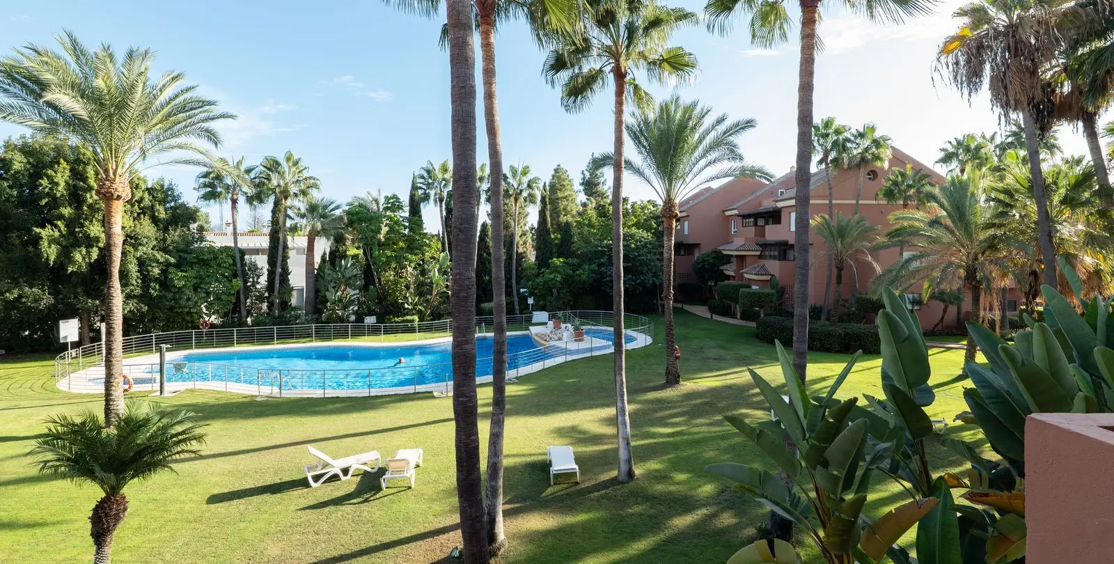 Продажа апартаментов на среднем этаже в Puerto Banús 3
