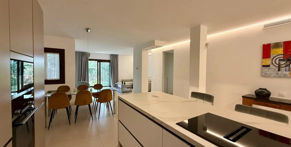 Долгосрочная аренда апартаментов на первом этаже в Nueva Andalucía 3