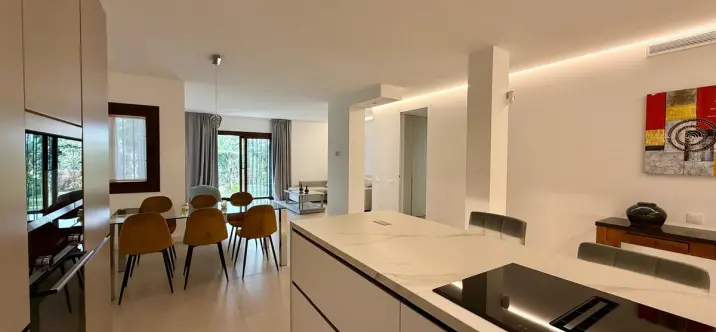 Долгосрочная аренда апартаментов на первом этаже в Nueva Andalucía 2