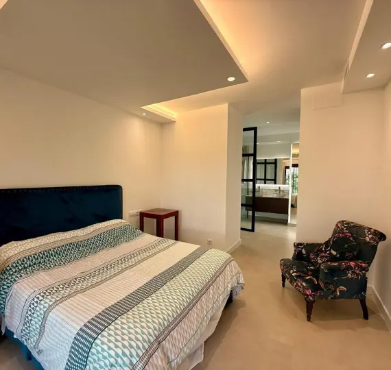 Долгосрочная аренда апартаментов на первом этаже в Nueva Andalucía