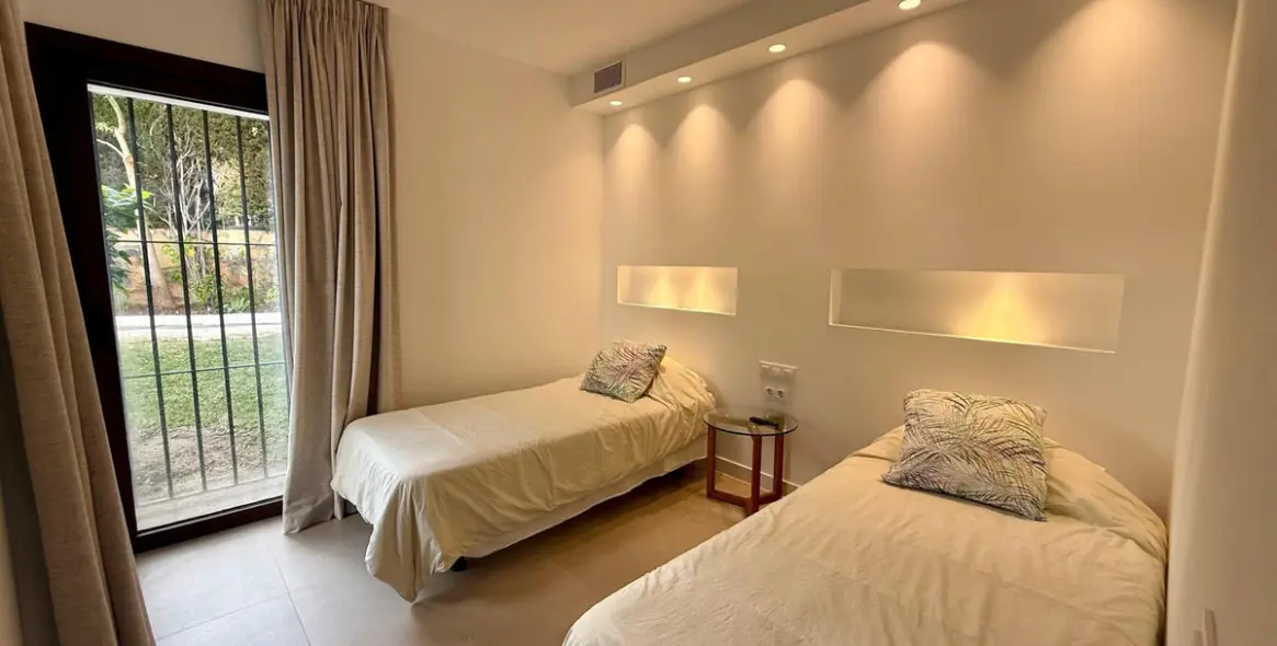 Долгосрочная аренда апартаментов на первом этаже в Nueva Andalucía 8