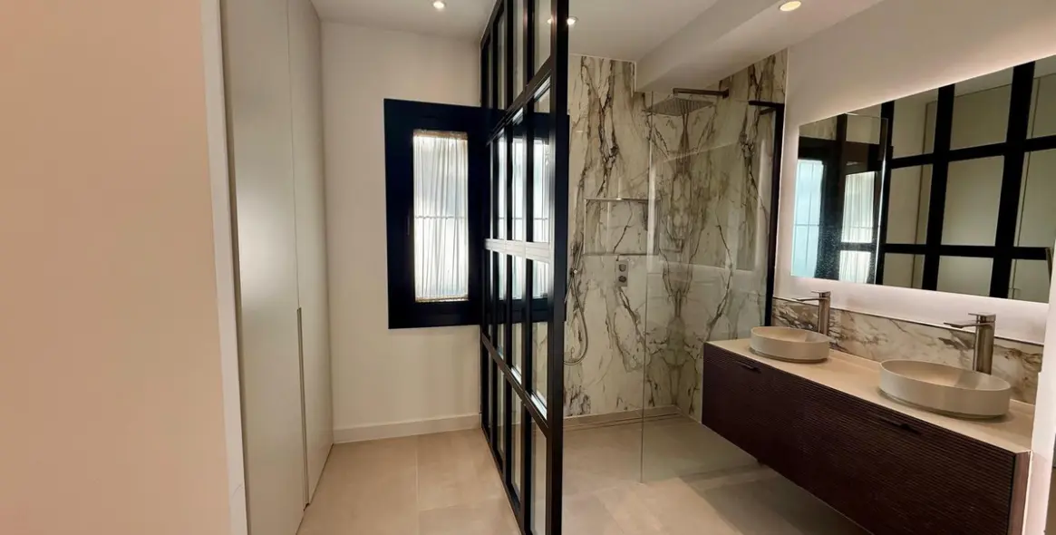 Долгосрочная аренда апартаментов на первом этаже в Nueva Andalucía 10