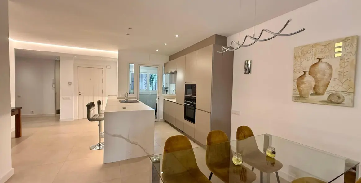 Долгосрочная аренда апартаментов на первом этаже в Nueva Andalucía 11