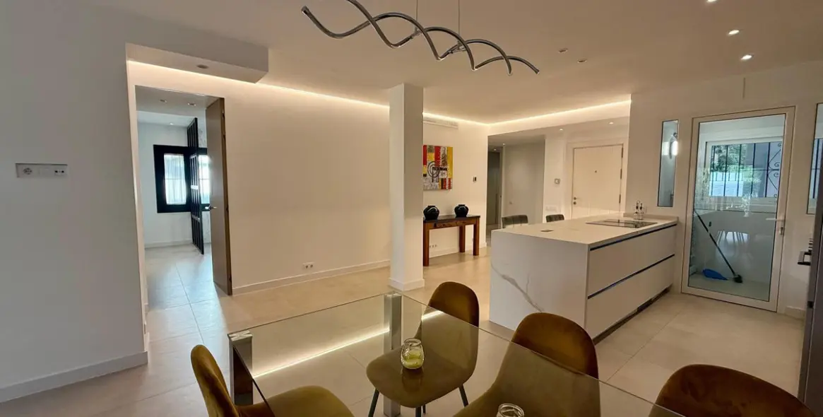 Долгосрочная аренда апартаментов на первом этаже в Nueva Andalucía 13