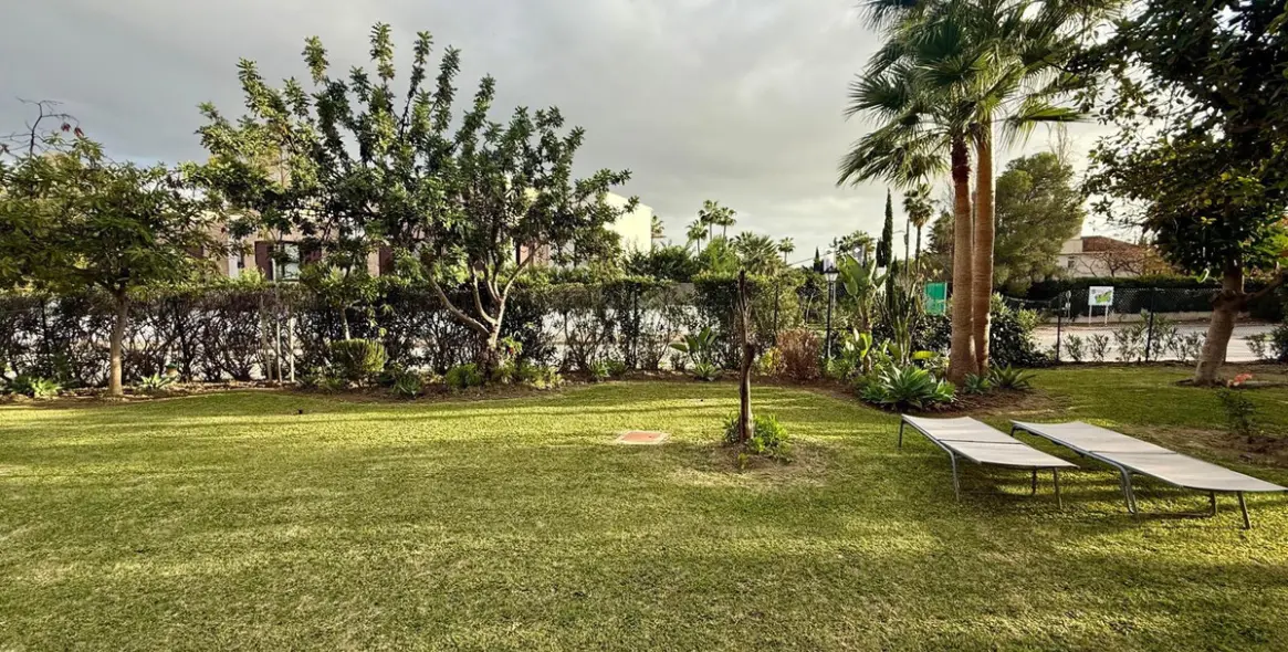 Долгосрочная аренда апартаментов на первом этаже в Nueva Andalucía 18