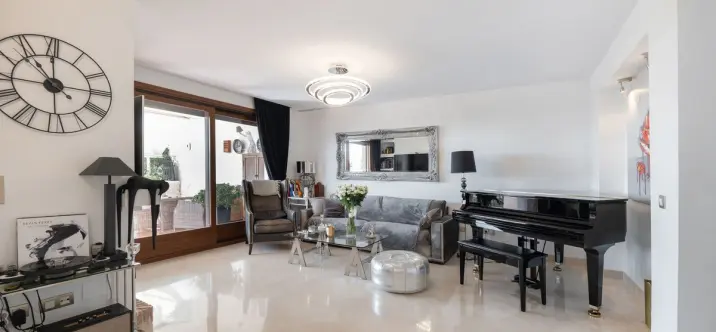 Townhouse R4802347 1