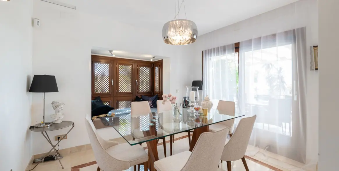 Sale of townhouse in Benahavís (district Benahavís) 5
