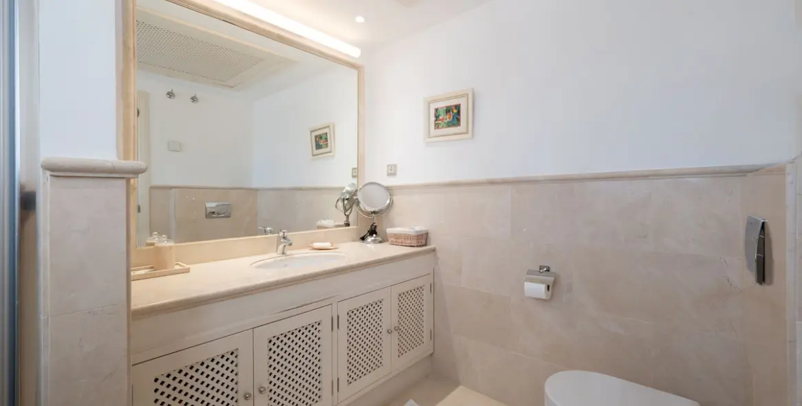 Sale of townhouse in Benahavís (district Benahavís) 10