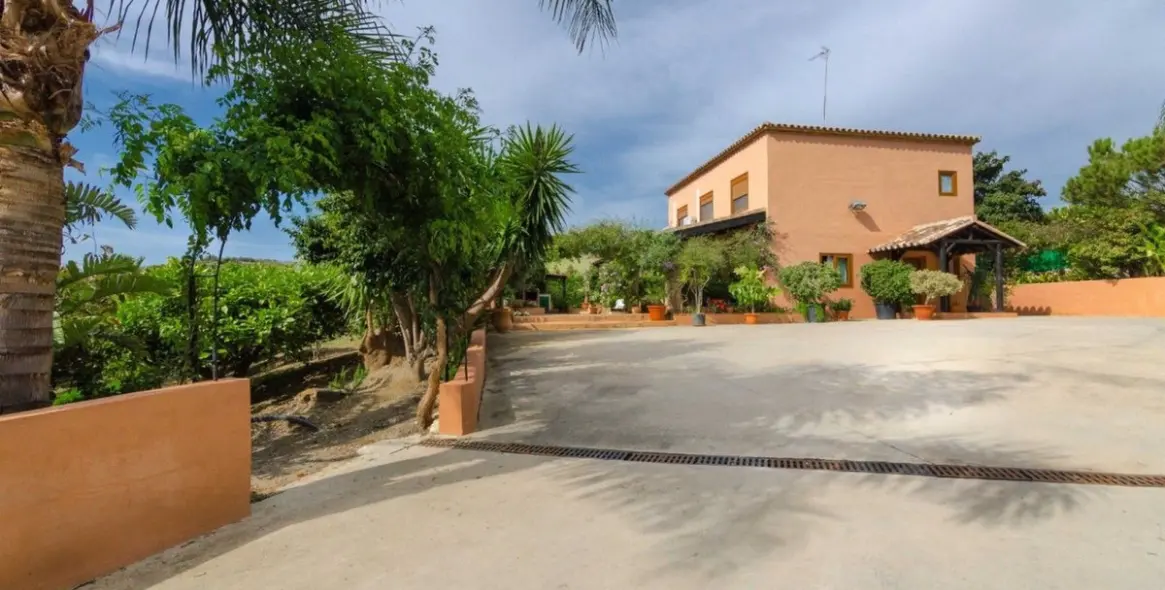 Продажа финки в Estepona 23