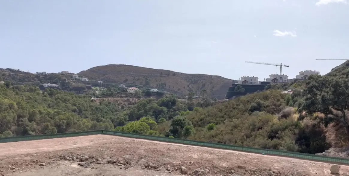 Sale of residential plot in Benahavís 5