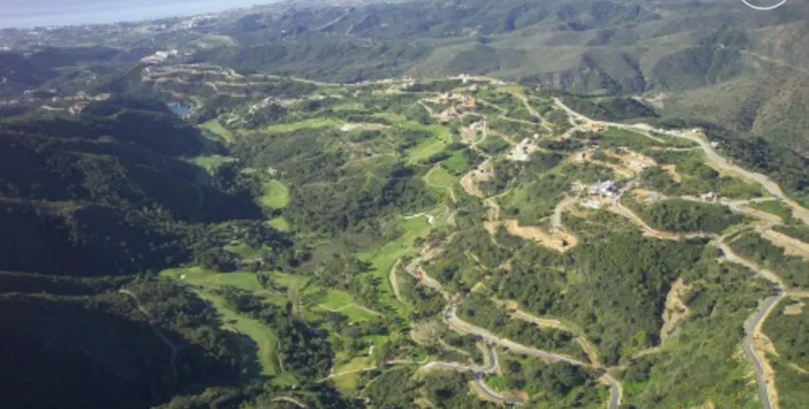 Sale of residential plot in Benahavís 6